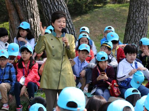박근혜 대통령 제91회 어린이날 청와대 초청 행사 이미지