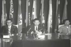 국방부 장관 기자회견 이미지