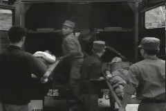 야전병원과 연세 봉사대원들의 봉사활동 이미지
