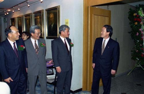 오인환 장관 관훈클럽 창립 40주년 기념식 참석 이미지
