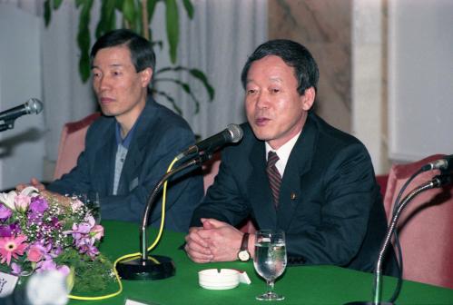 오인환 공보처장관 편협 편집보도국장 세미나 참석 이미지