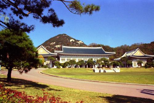 청와대 본관 전경 이미지