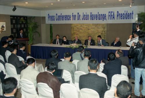 아벨란제 국제축구연맹(FIFA) 회장 기자회견 이미지