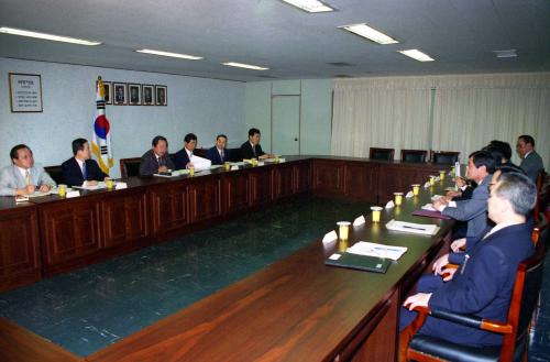 정해주 국무총리 국무조정실장 노동관계대책회의 주재(차관회의) 이미지