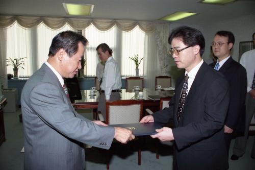 정해주 국무총리 국무조정실장 서기관 임명장 수여식 이미지