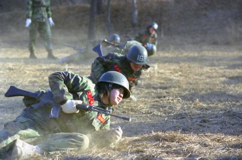 해병대 극기훈련 여성 참가자 이미지