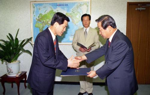 정해주 국무총리 국무조정실장 정강정 규제개혁 조정관 임명장 수여식 이미지