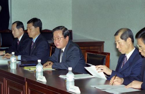 정해주 국무총리 국무조정실장 노동관계차관회의 주재 이미지