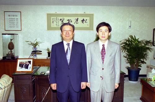 김용채 국무총리 비서실장 부이사관 승진자 임명장 수여식(3명) 이미지