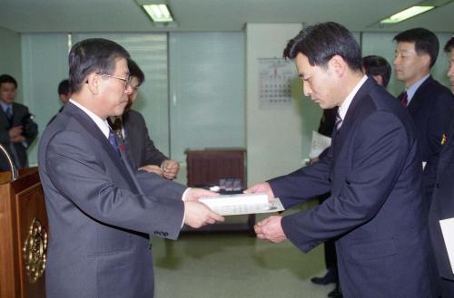 오홍근 국정홍보처장 홍보 대통령표창 및 총리표창 이미지