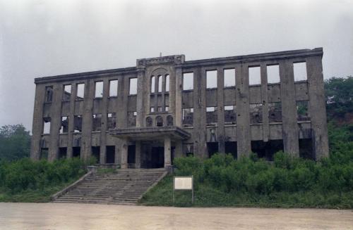 중부전선철책 경계근무(월정리 역사, 파괴된 기관차) 이미지