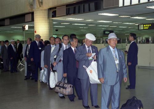 남북이산가족 남측가족 평양으로 출발  이미지