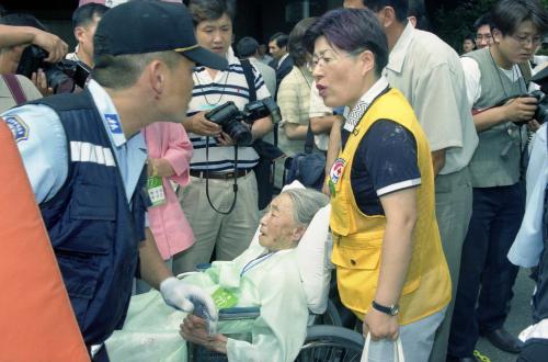 남북이산가족 북측 단장 적십자사 방문 이미지