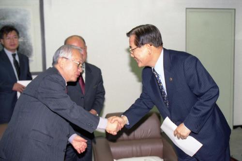 박준영 국정홍보처장 한국 PR협회 회장단 접견 이미지