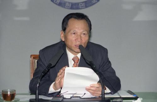 신중식 국정홍보처장 전과자 줄이기 대책회의관련 브리핑 이미지