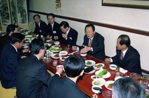 신중식 국정홍보처장 재외문화원장과 만찬 이미지