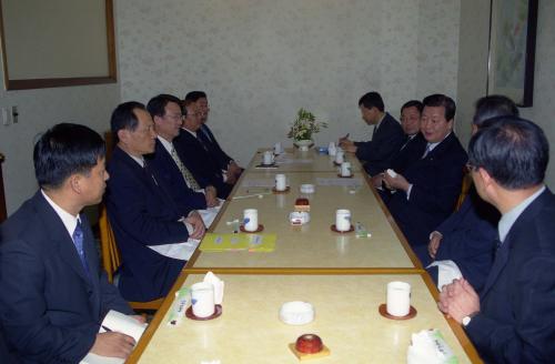 신중식 국정홍보처장 선거관리위원 간부 접견 이미지