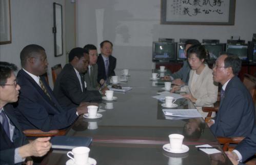 조영동 국정홍보처장 르완다 대표단 접견 이미지