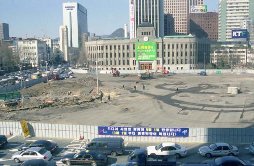 시청앞 광장 분수대 철거 이미지
