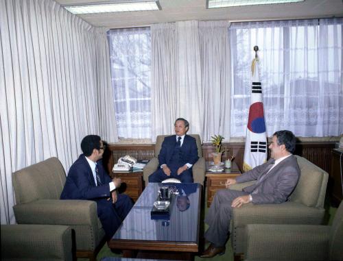 이광표 문화공보부 차관 쿠웨이트 공보성 차관 접견 이미지