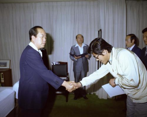 김은호 문화공보부 차관 임명장 수여식(4갑 승진 손창수, 모창주, 김정이, 정남섭, 김영수) 이미지