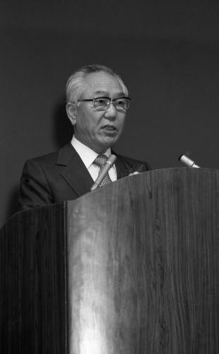신현확 국무총리 상공의 날 기념식 참관 이미지