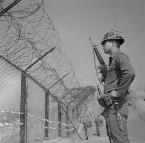 전방 휴전선 경비 이미지