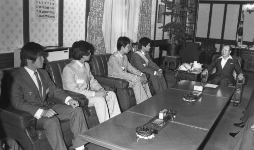 박충훈 국무총리 조오련 외 4명 서훈 이미지