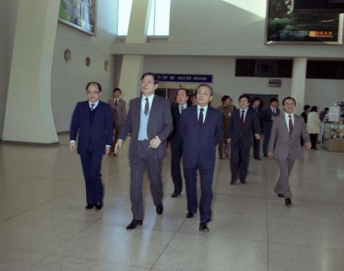 이광표 문화공보부 장관 도미 출국(한국문화오천년 뉴욕전시 참석) 이미지
