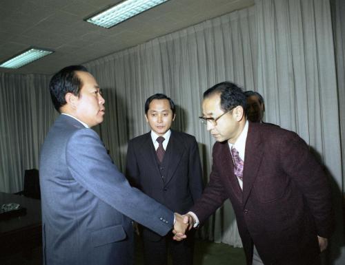 김은호 문화공보부 차관 일본 신문편집위원회 위원 접견 이미지