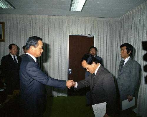 3급 공무원 임명장 수여식 이미지