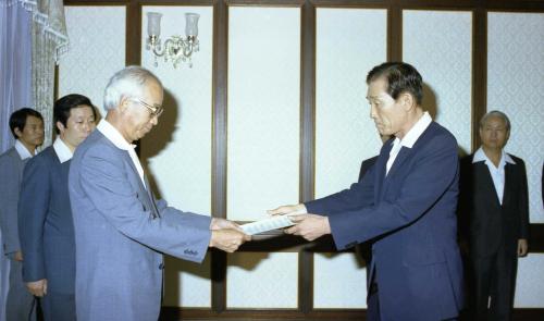 남덕우 국무총리 대구, 인천 교육감 임명장 수여식 이미지