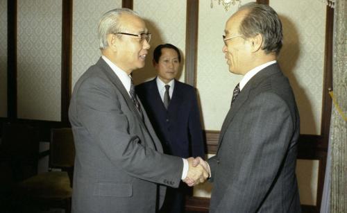 유창순 국무총리서리 민정당 대표 접견 이미지