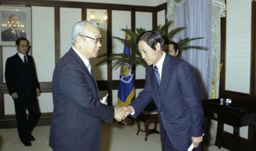 유창순 국무총리서리 각 지방 도지사 접견 이미지