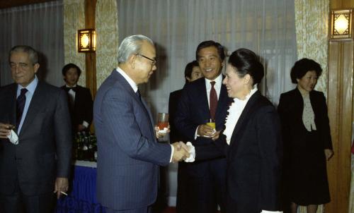 유창순 국무총리 도미니카공화국 외상과 오찬 이미지