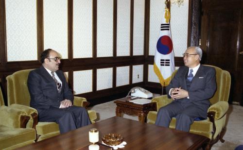 유창순 국무총리 주한 쿠웨이트대사 접견 이미지