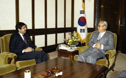 유창순 국무총리 카타르대사 접견 이미지