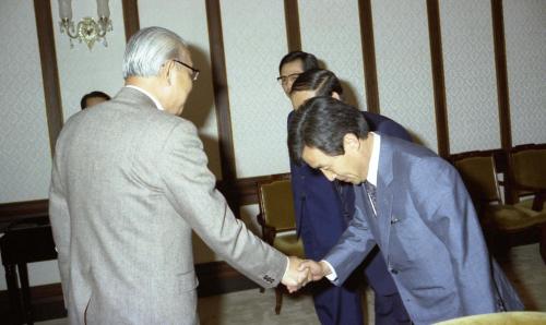 유창순 국무총리 경북지사, 산림청장, 대구시장 신임 인사 접견 이미지