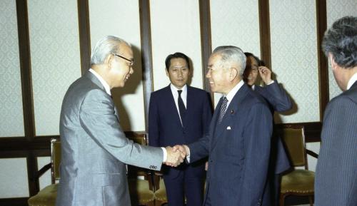 유창순 국무총리 일본 신자유클럽 대표 접견 이미지