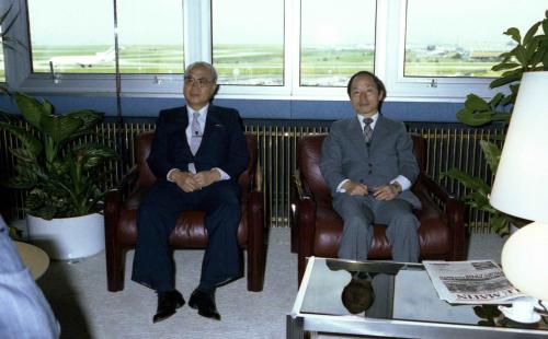 유창순 국무총리 사우디아라비아 국왕 서거 조문사절 영국 런던공항 경유 이미지
