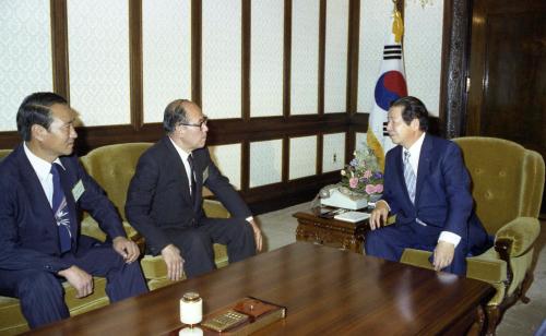 김상협 국무총리서리 재일본대한민국거류민단장 접견 이미지