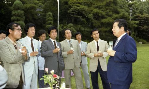 김상협 국무총리서리 중앙청 출입기자단 위한 만찬 이미지