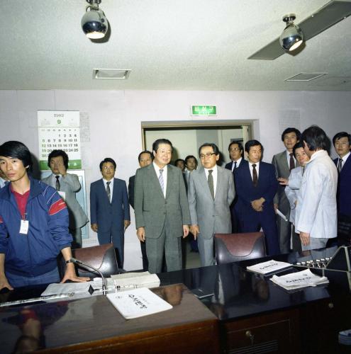 김상협 국무총리서리 문화방송주식회사 시찰 이미지