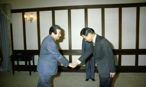 김상협 국무총리 주한 중국대사 이임 접견 이미지