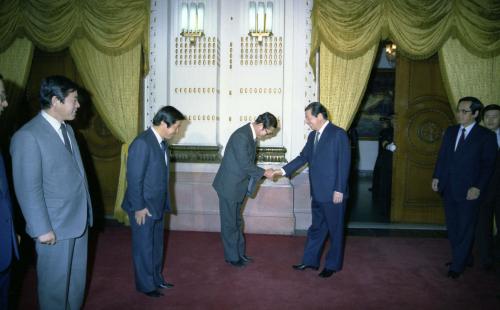 김상협 국무총리 1982년 국무총리실 종무식 다과회 참석 이미지