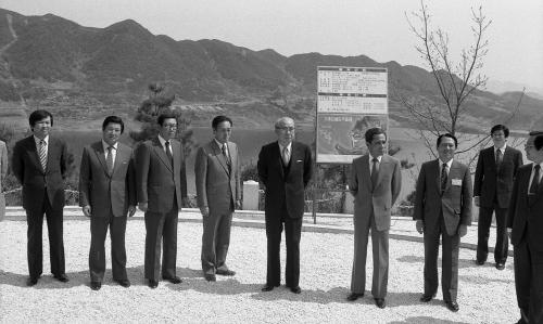 유창순 국무총리 충남 도정보고 및 제8차 안보회의 참석 이미지