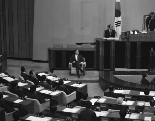 조지 부시 미국 부통령 내한 국회연설 이미지