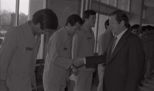 김상협 국무총리 새마을연수원 시찰 이미지