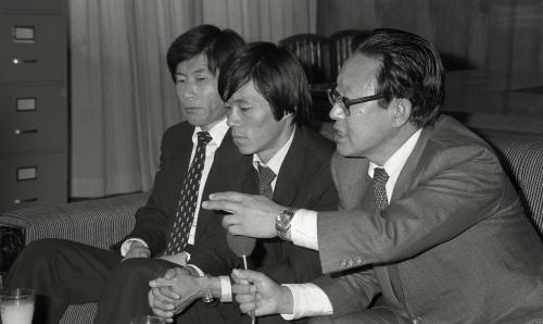귀순용사 강형순 외 2명 이탈리아 기자와 회견 이미지