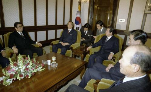 김상협 국무총리 나카소네 야스히로 일본 수상 접견 이미지